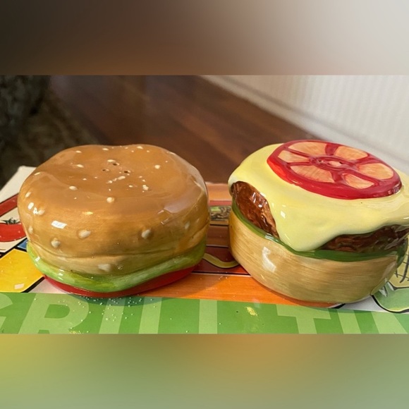 Dip Bowl set(4) & Salt/Pepper Shakers - Picture 2 of 7